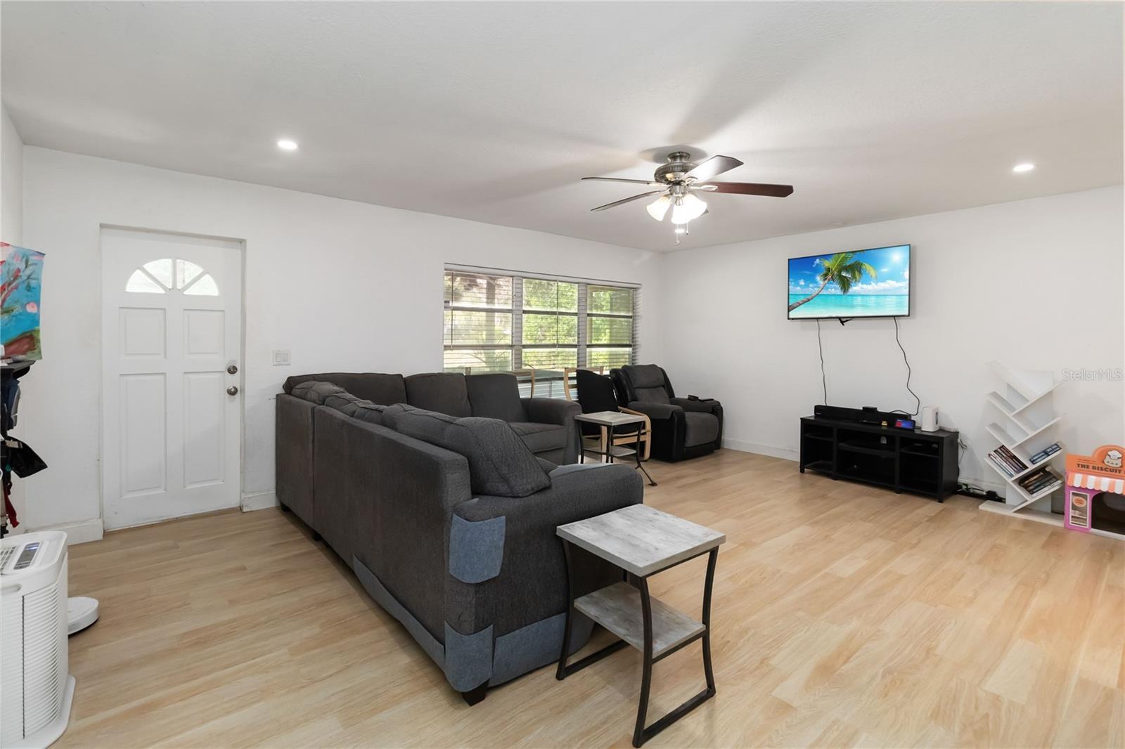 Image 7 of 23 For 118 Lake Minnie Drive