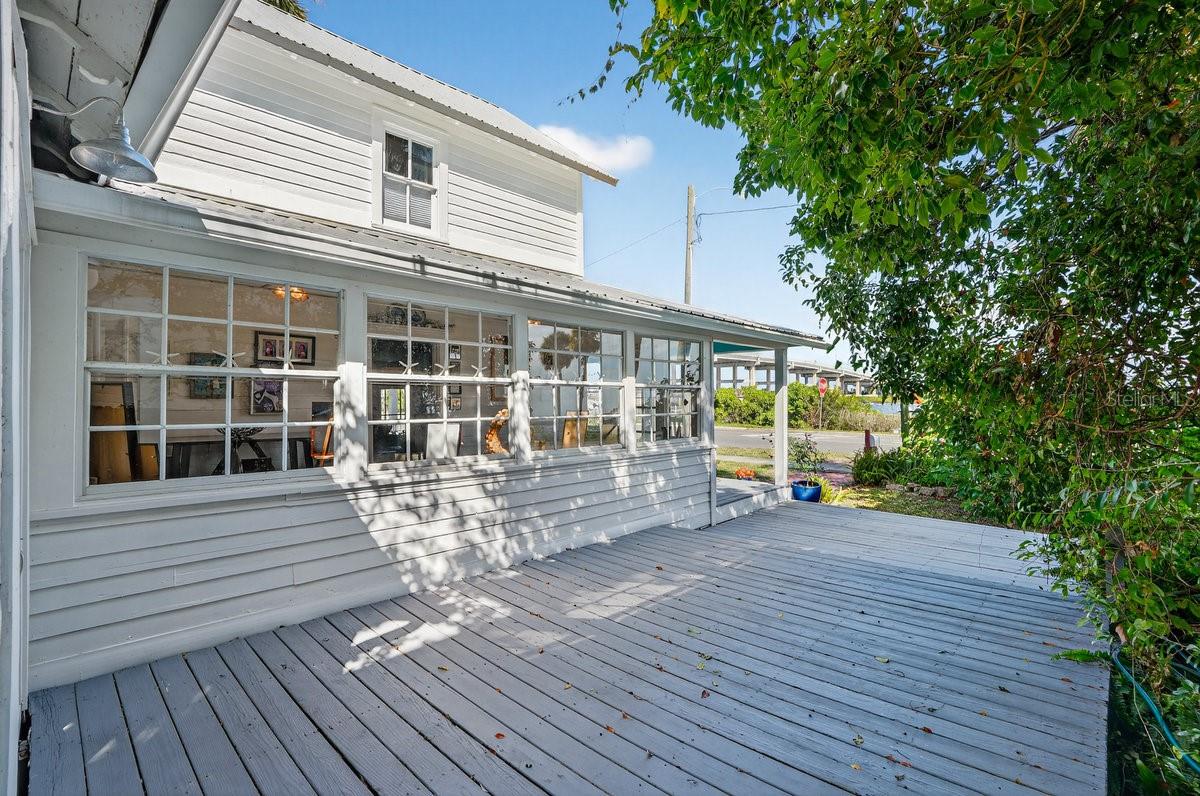 Image 15 of 52 For 500 Riverside Drive