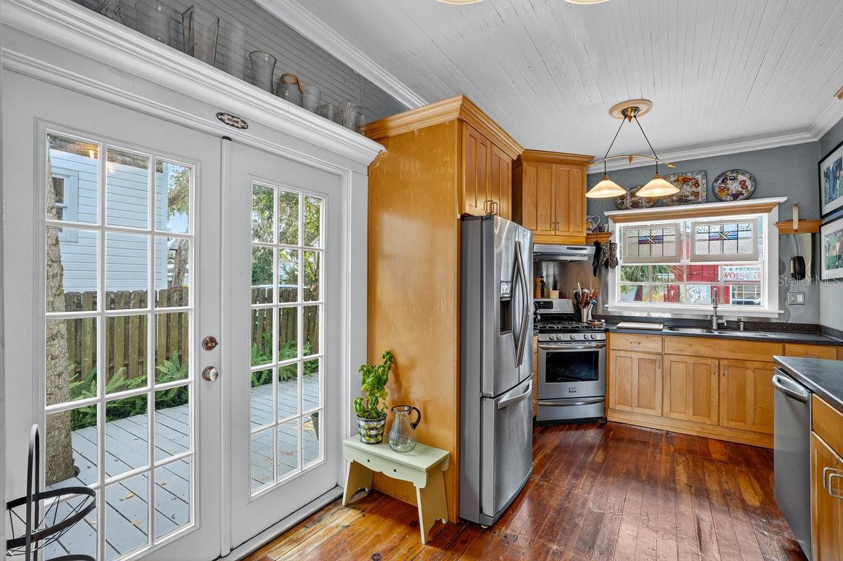 Image 28 of 52 For 500 Riverside Drive