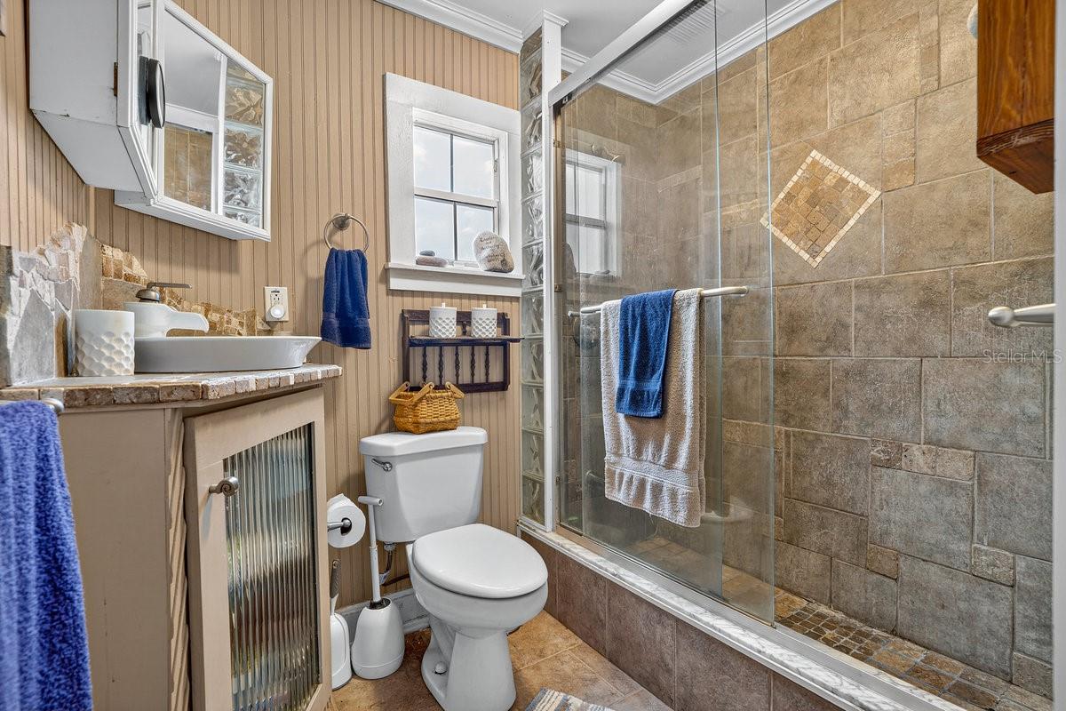 Image 35 of 52 For 500 Riverside Drive