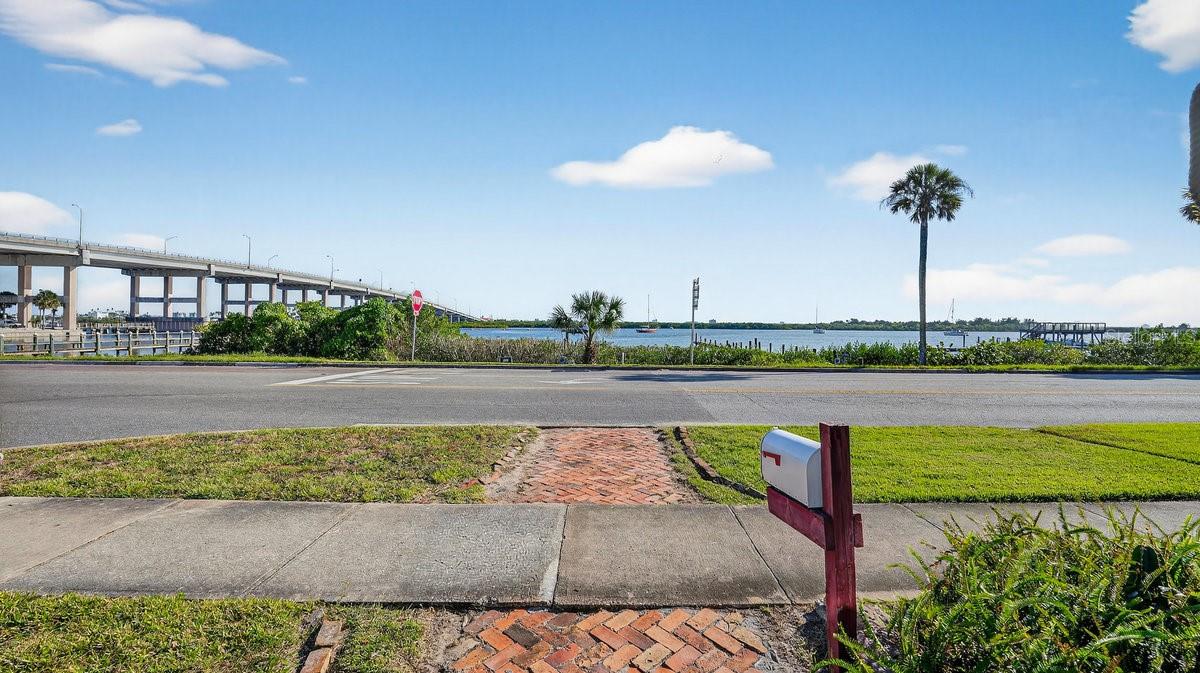 Image 4 of 52 For 500 Riverside Drive