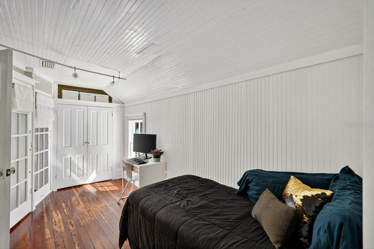 Image 42 of 52 For 500 Riverside Drive