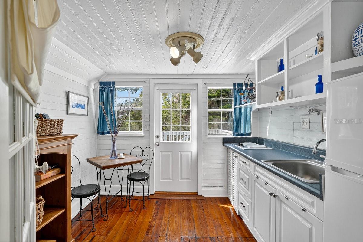 Image 43 of 52 For 500 Riverside Drive