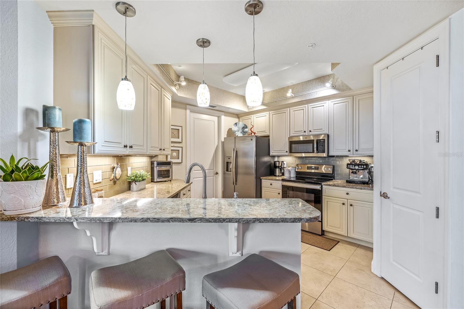 Image 6 of 56 For 3 Riverwalk Drive 3-506