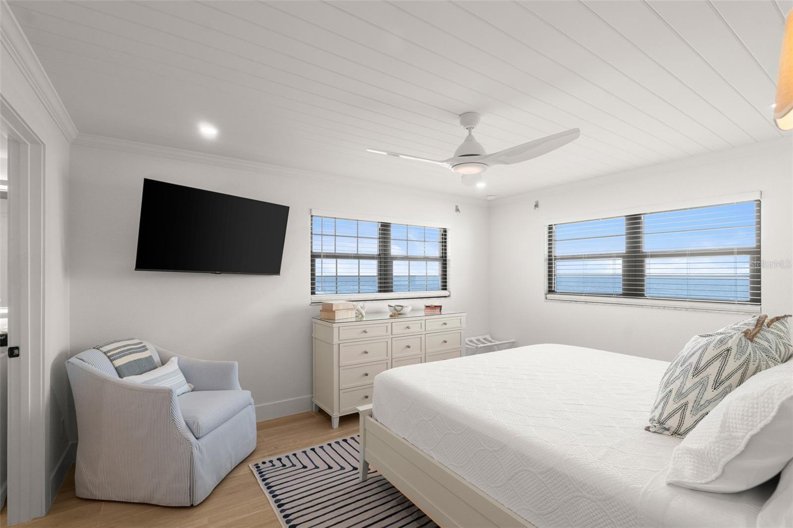 Image 25 of 48 For 4201 Atlantic Avenue 510