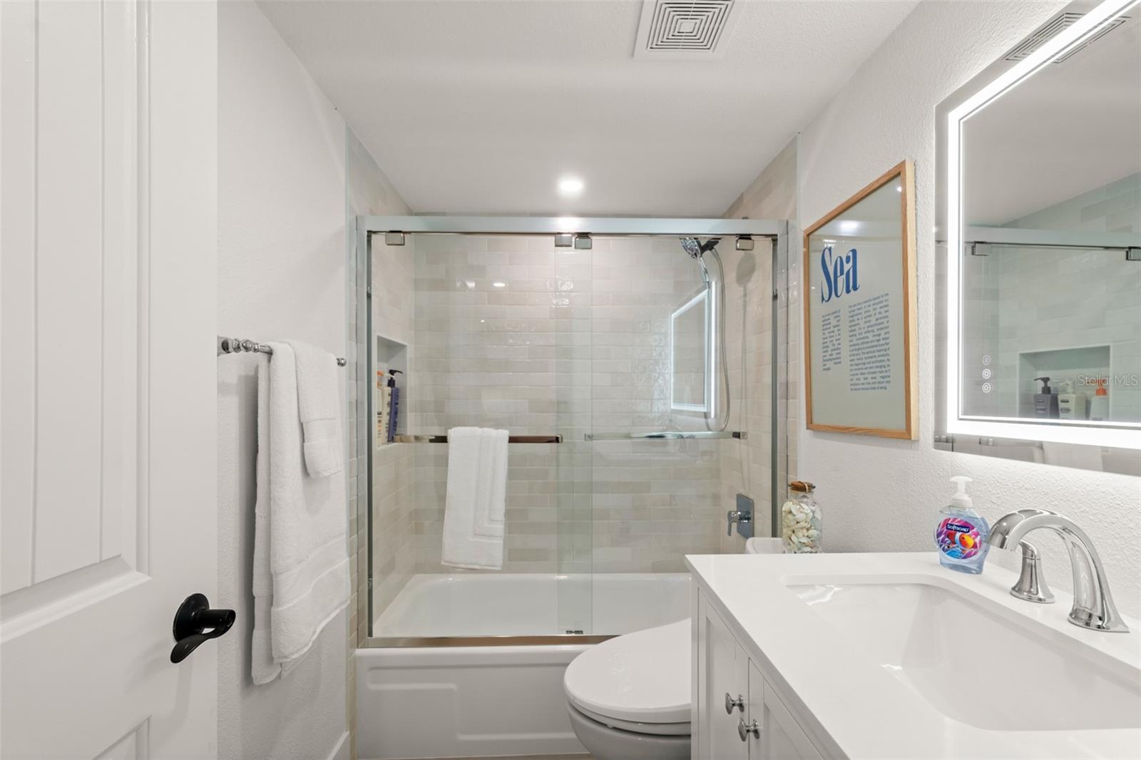 Image 39 of 48 For 4201 Atlantic Avenue 510