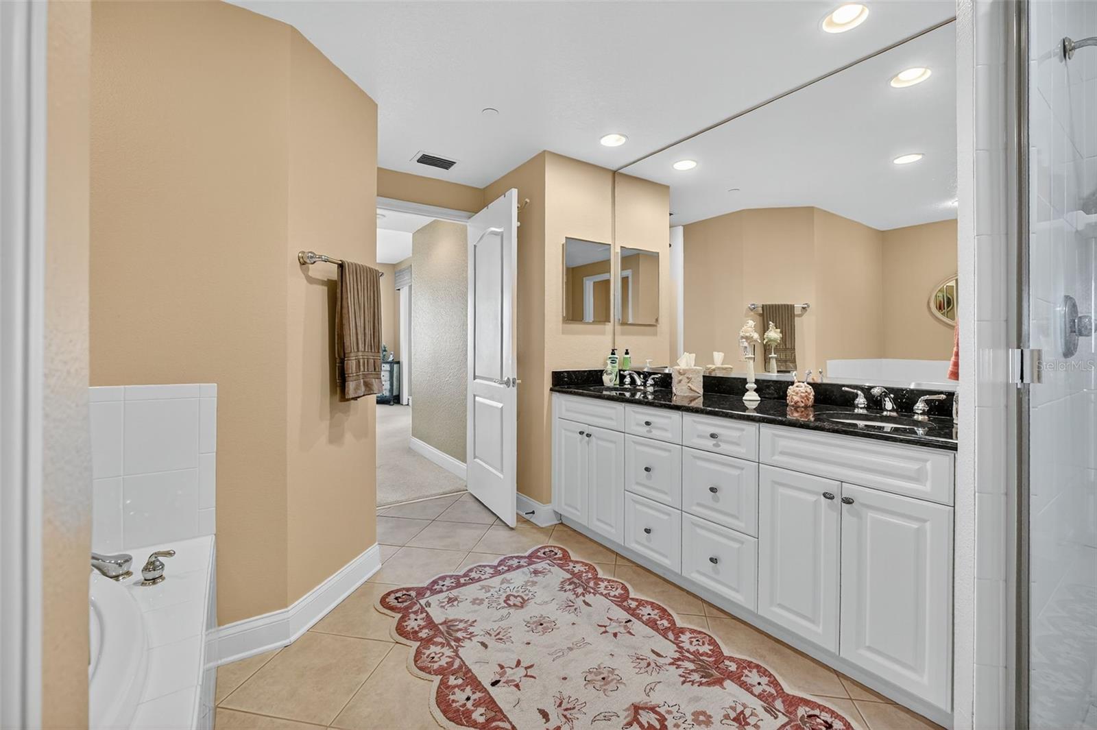 Image 27 of 44 For 250 Minorca Beach Way 904