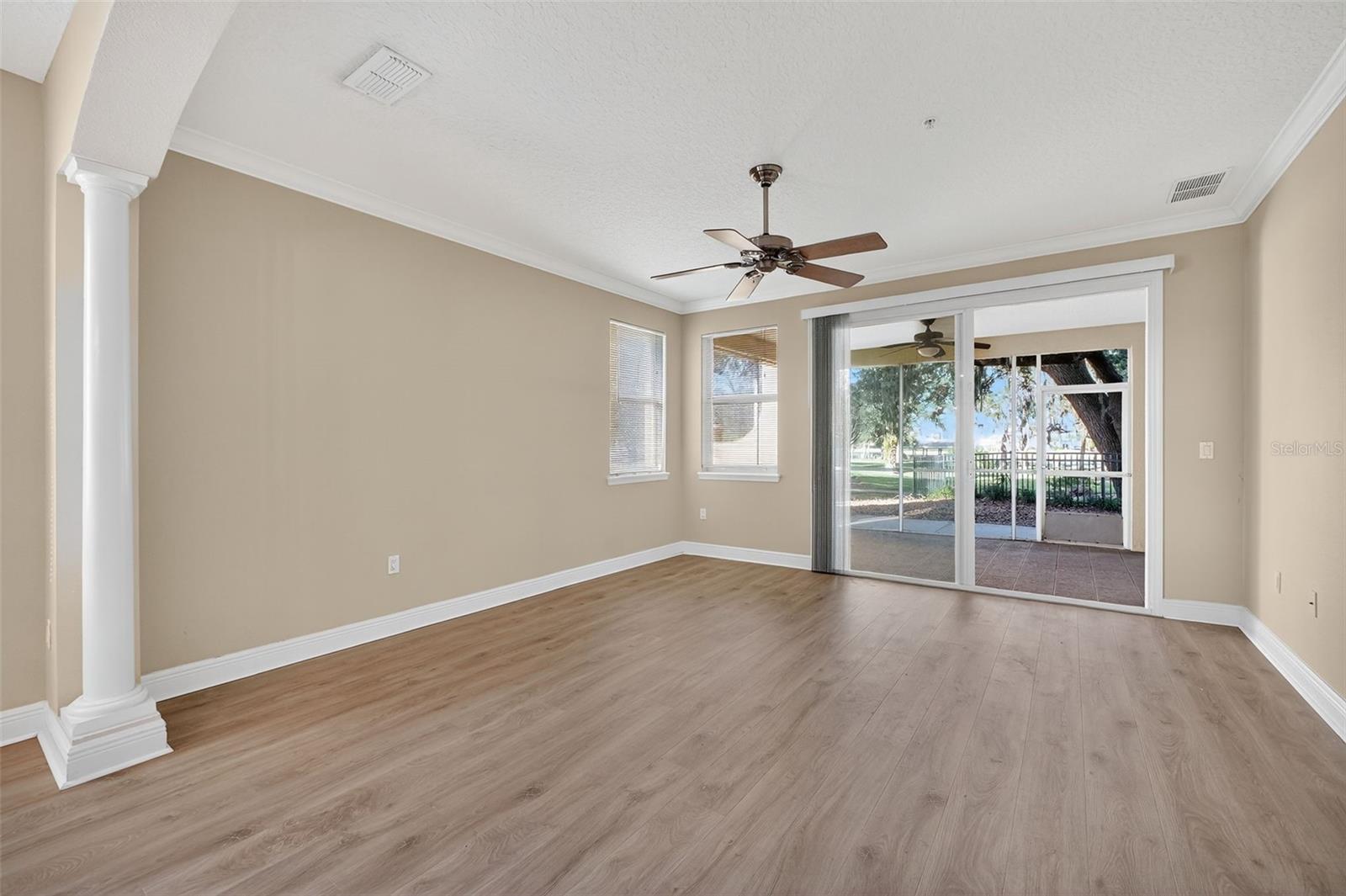 Image 11 of 54 For 115 Riverview Bend S 2112