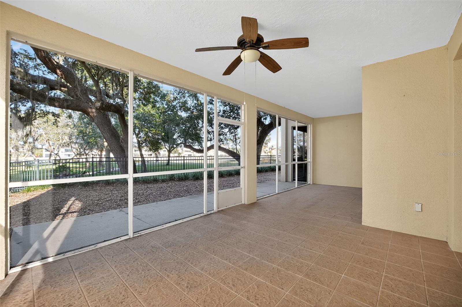 Image 13 of 54 For 115 Riverview Bend S 2112