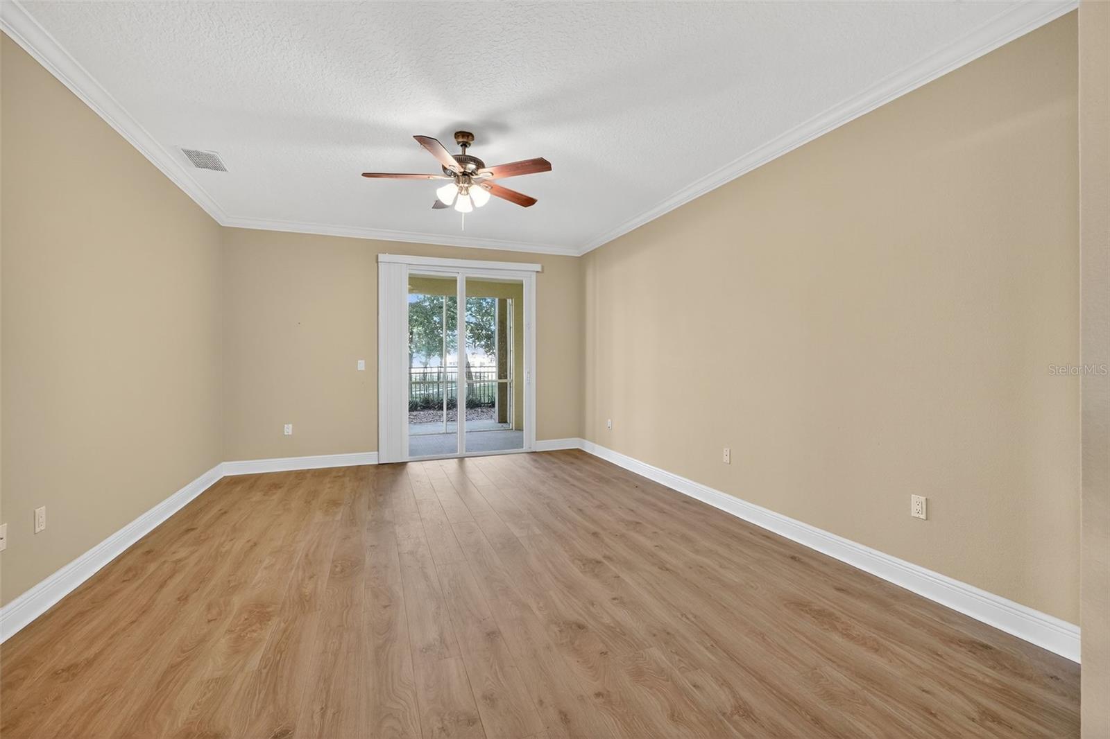 Image 15 of 54 For 115 Riverview Bend S 2112