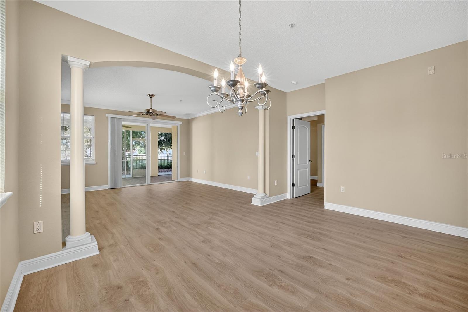 Image 17 of 54 For 115 Riverview Bend S 2112