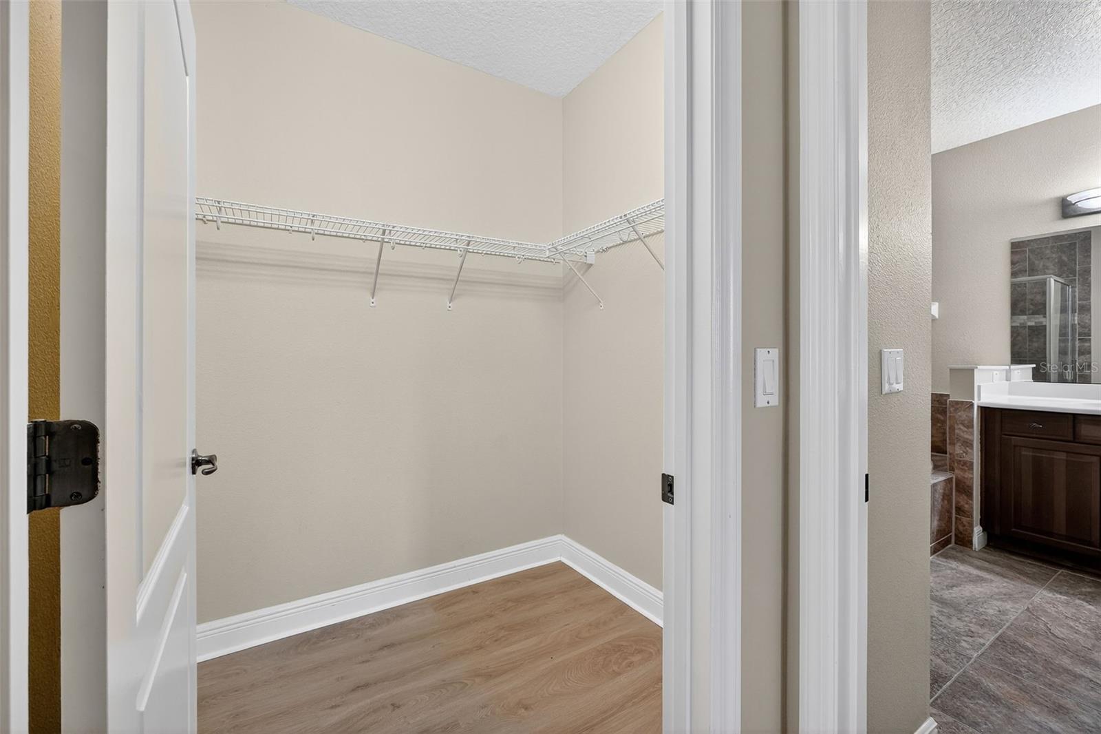 Image 21 of 54 For 115 Riverview Bend S 2112