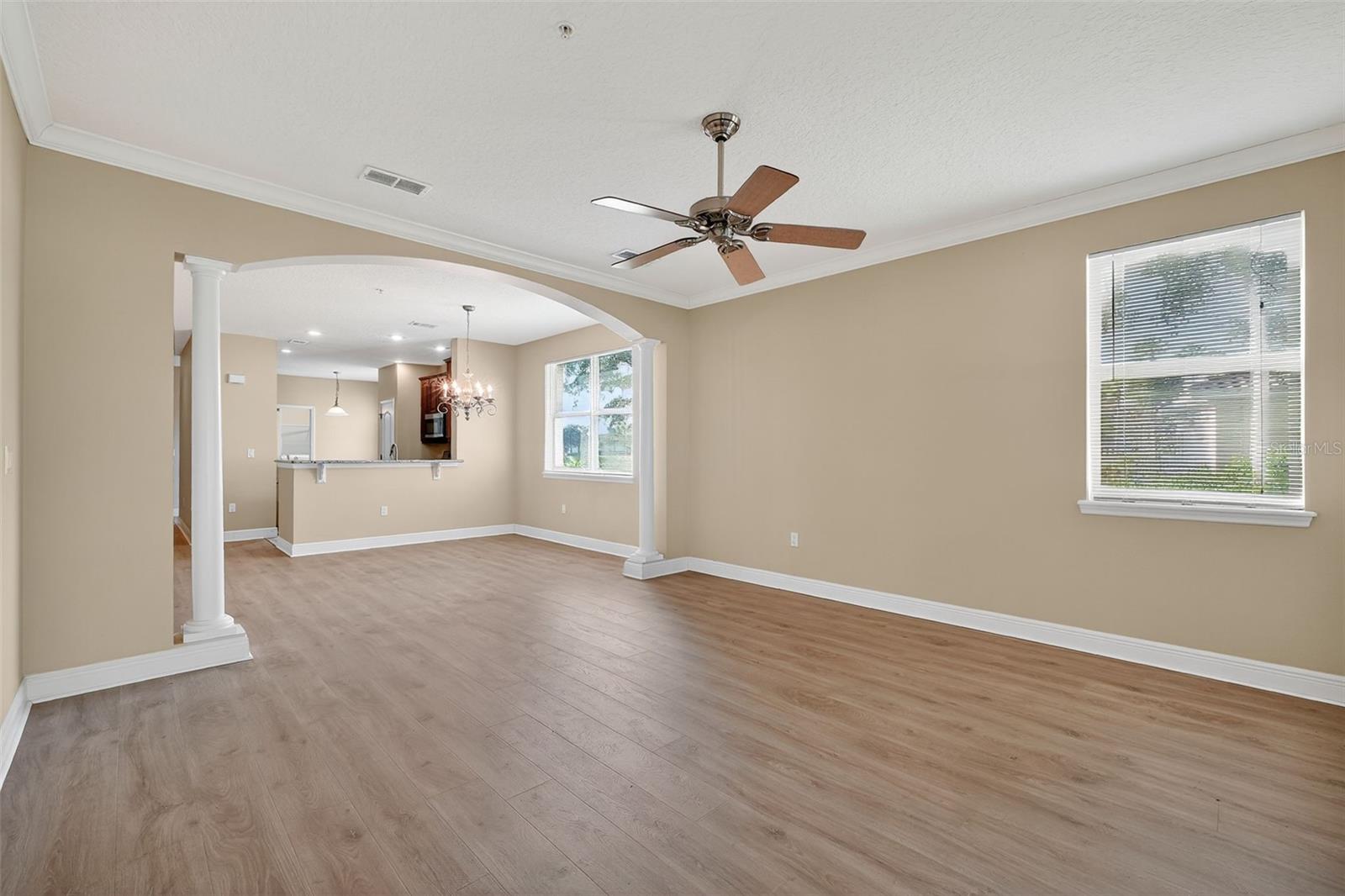 Image 23 of 54 For 115 Riverview Bend S 2112