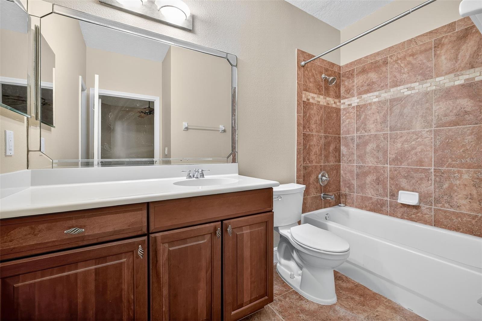 Image 25 of 54 For 115 Riverview Bend S 2112