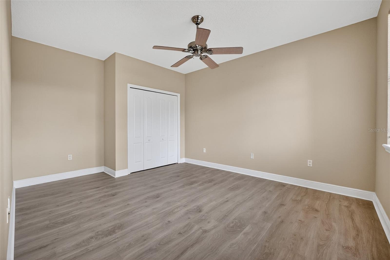 Image 27 of 54 For 115 Riverview Bend S 2112