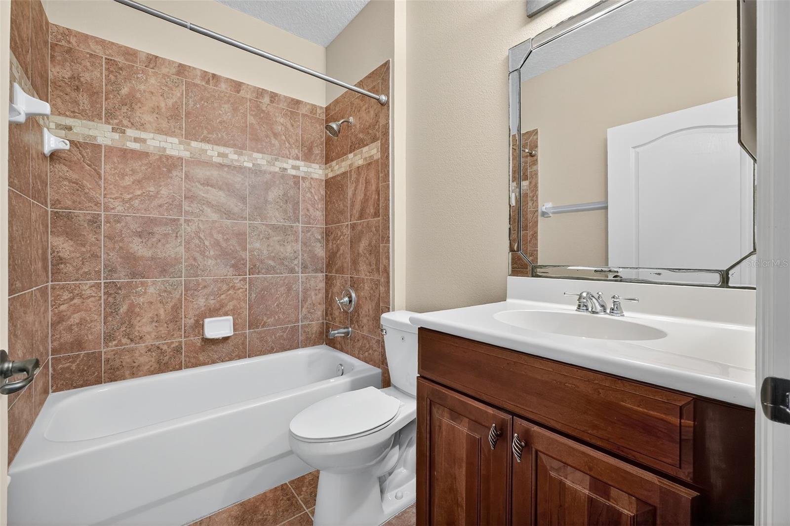 Image 29 of 54 For 115 Riverview Bend S 2112