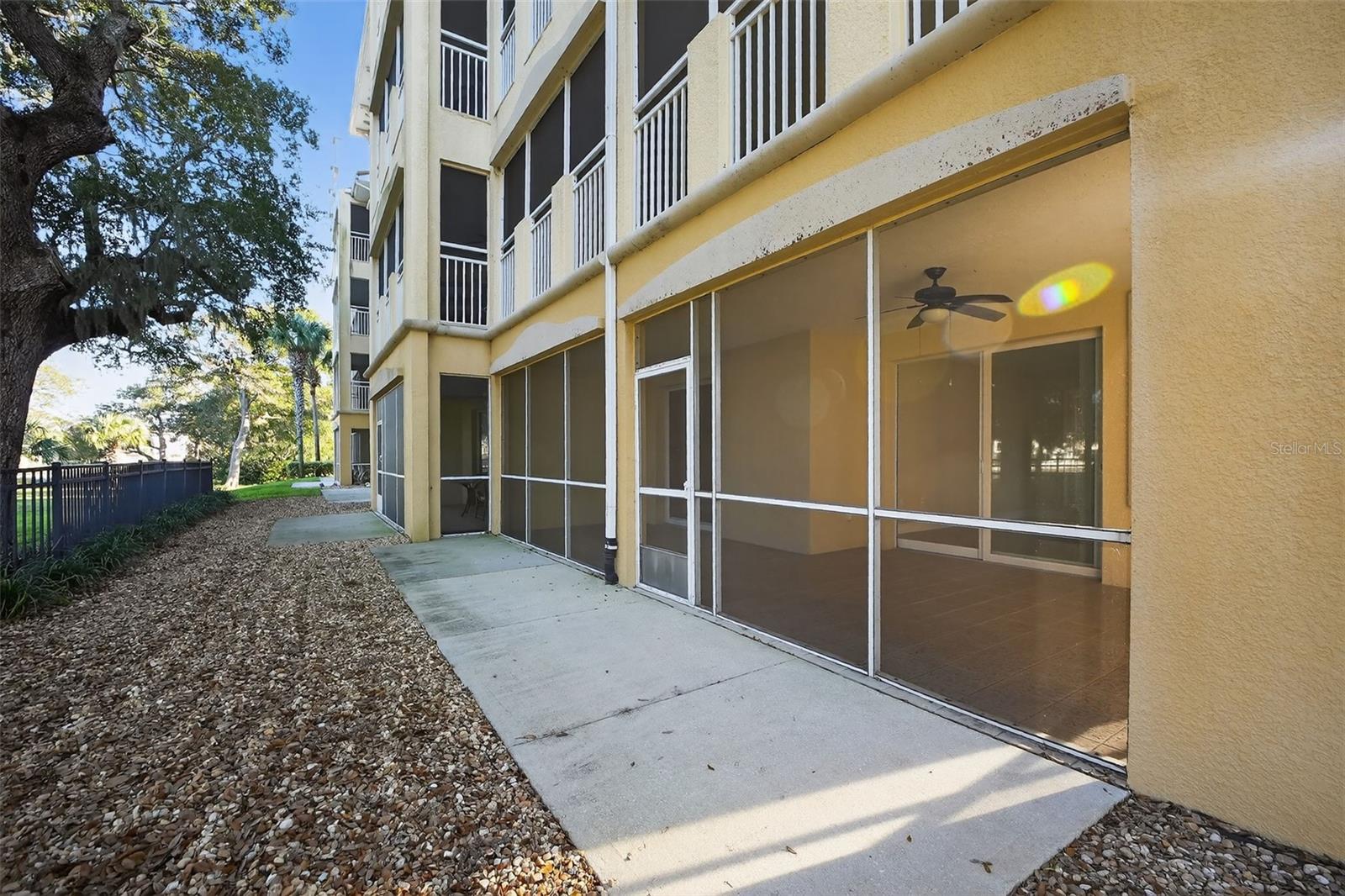 Image 32 of 54 For 115 Riverview Bend S 2112