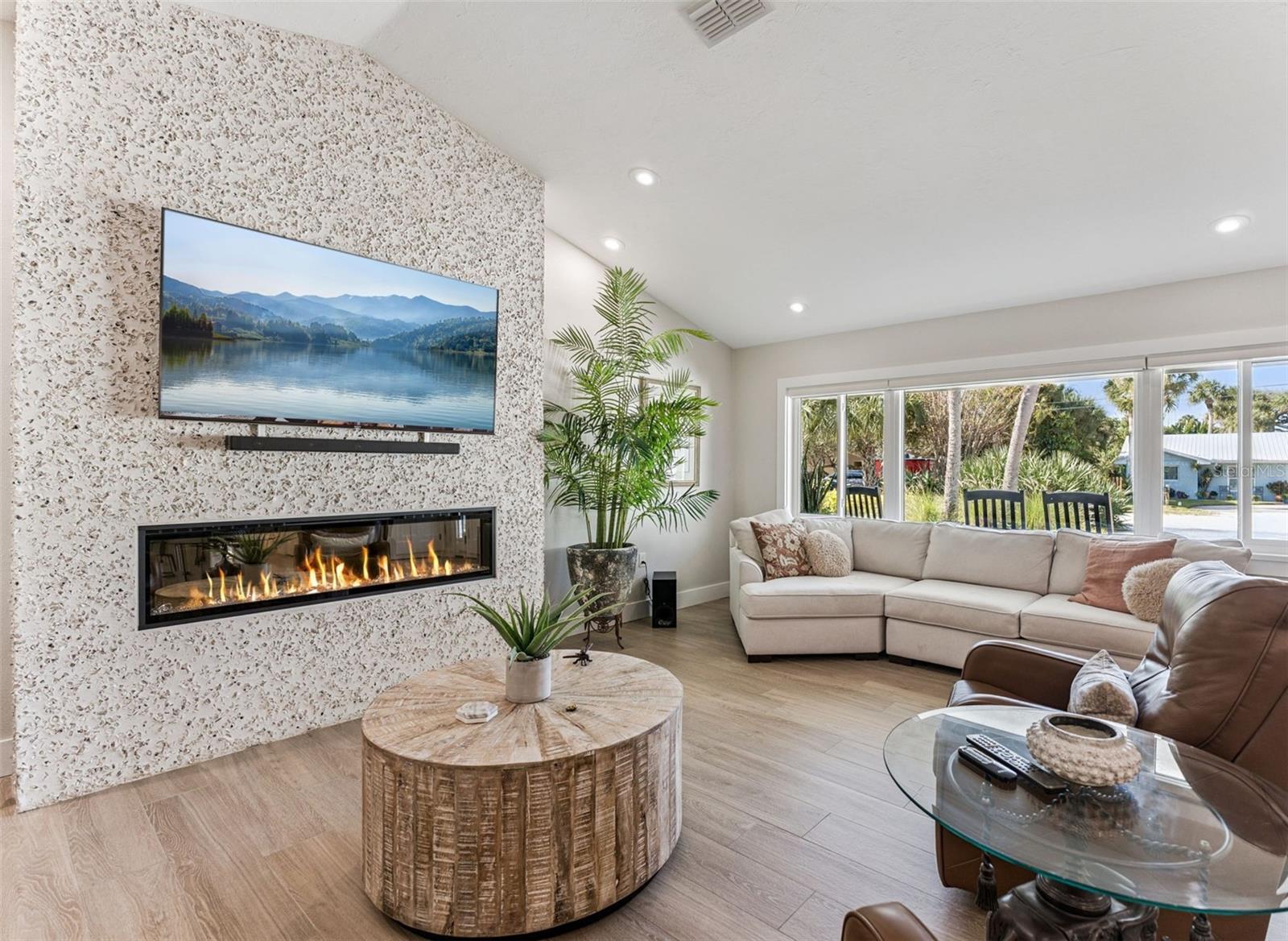 Image 11 of 50 For 1319 Beacon Street