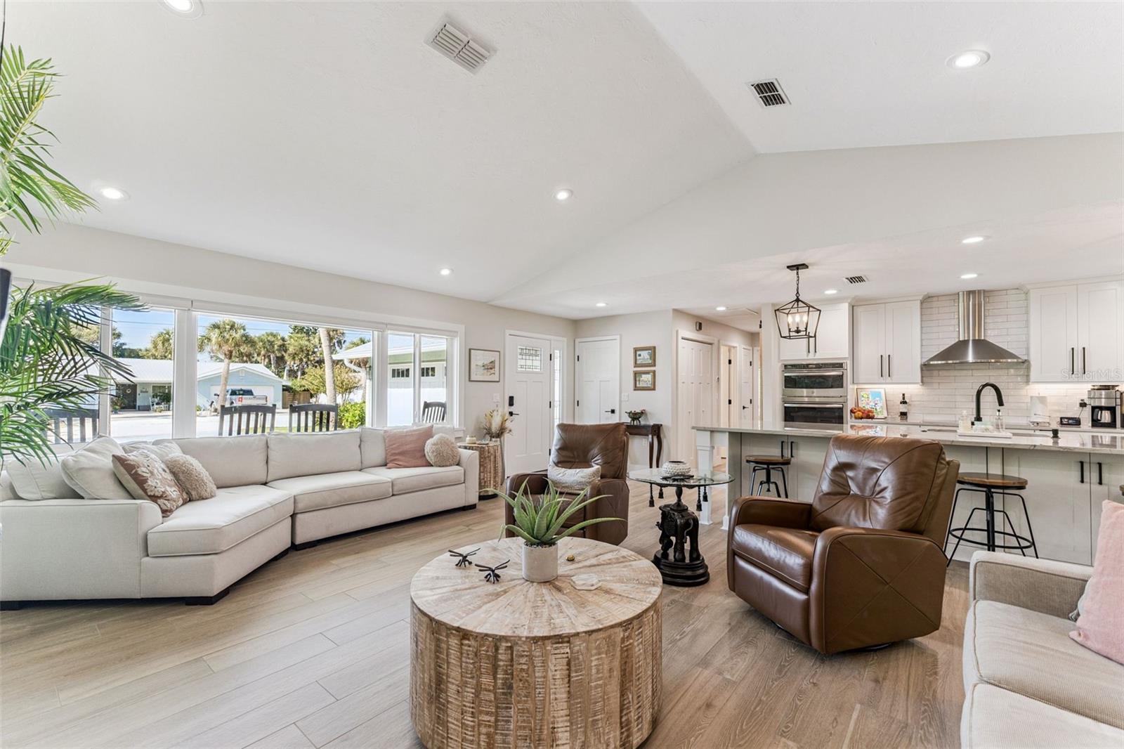 Image 9 of 50 For 1319 Beacon Street