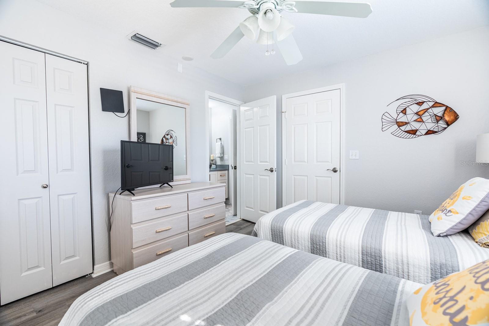 Image 4 of 33 For 2700 Peninsula Avenue 5210