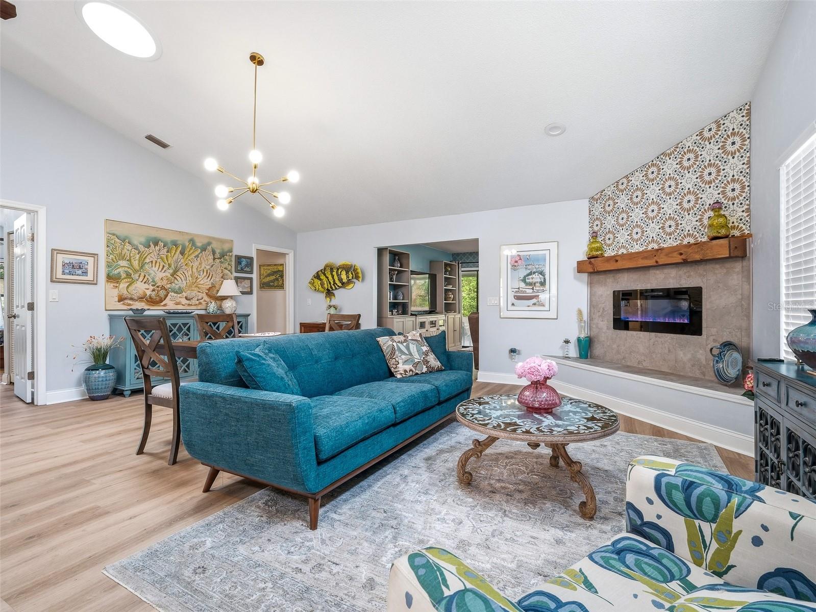 Image 25 of 62 For 200 Live Oak Lane