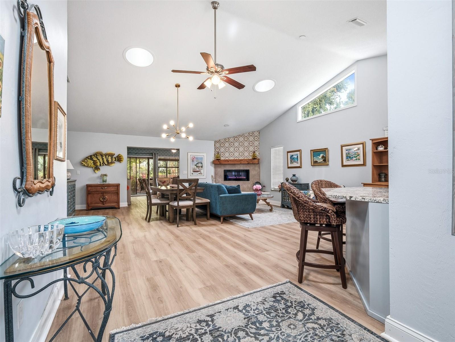 Image 28 of 62 For 200 Live Oak Lane