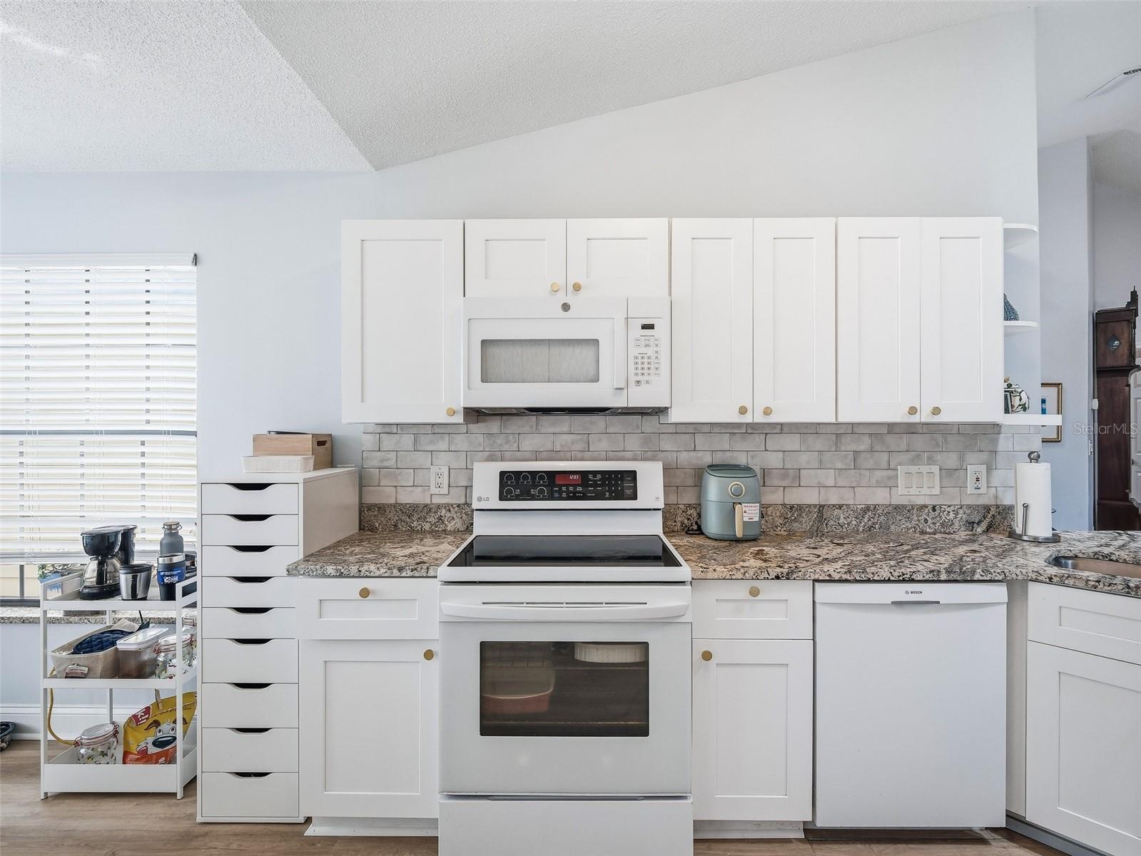 Image 31 of 62 For 200 Live Oak Lane