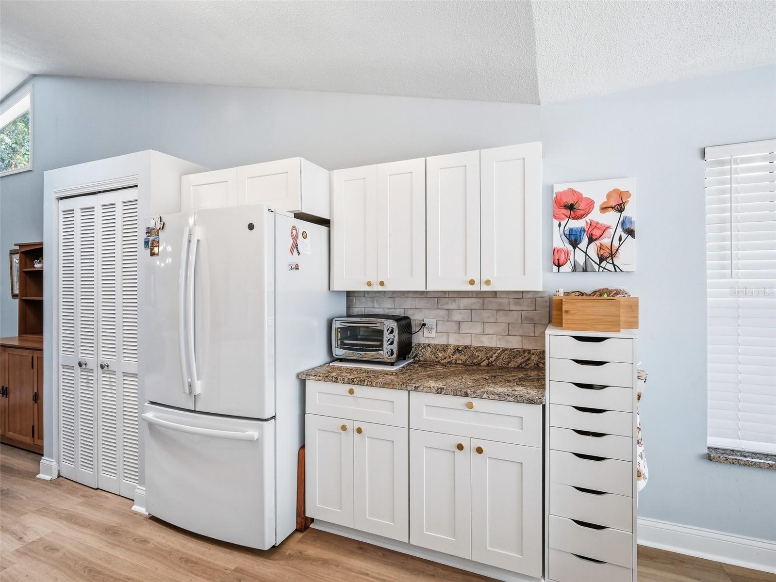 Image 33 of 62 For 200 Live Oak Lane