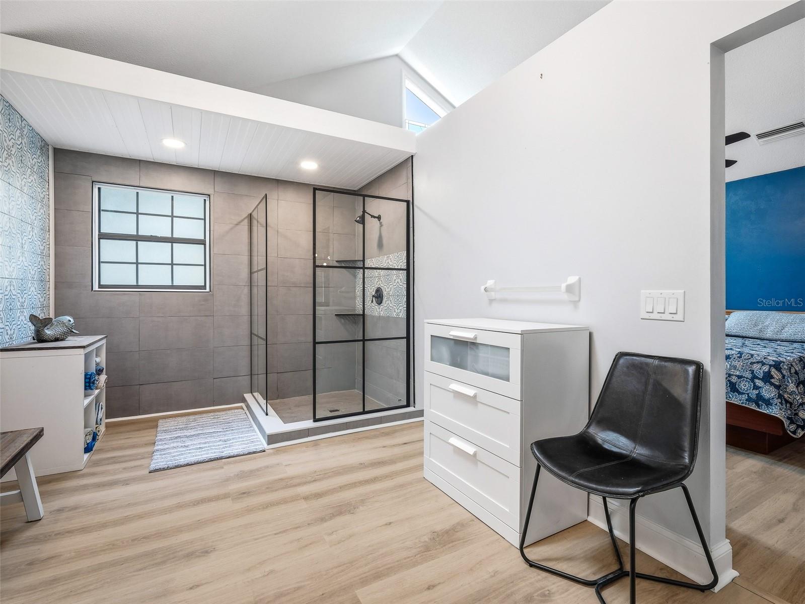 Image 41 of 62 For 200 Live Oak Lane