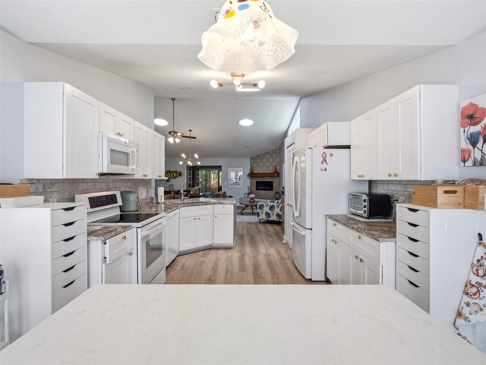 Image 6 of 62 For 200 Live Oak Lane