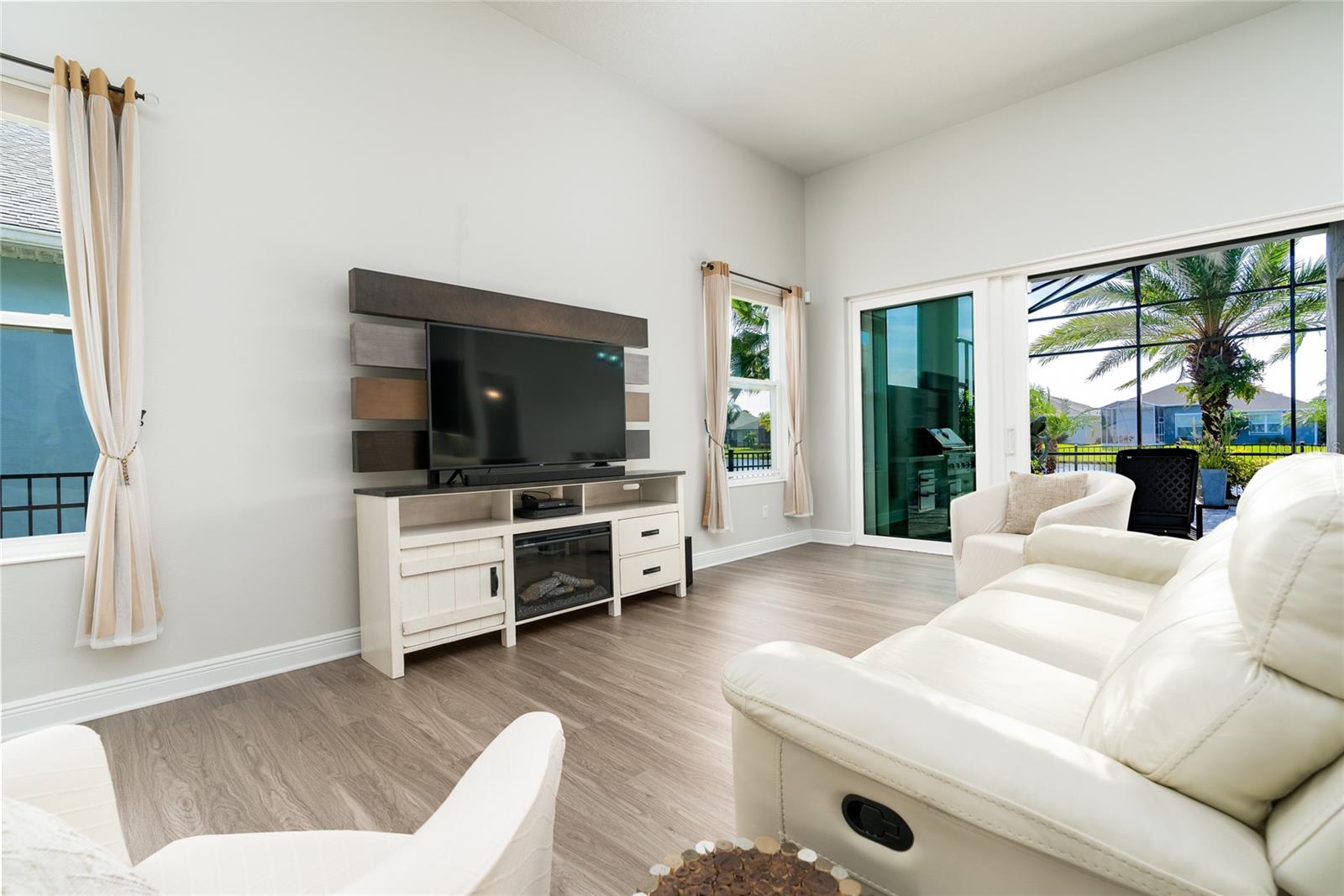 Image 20 of 66 For 3020 King Palm Drive