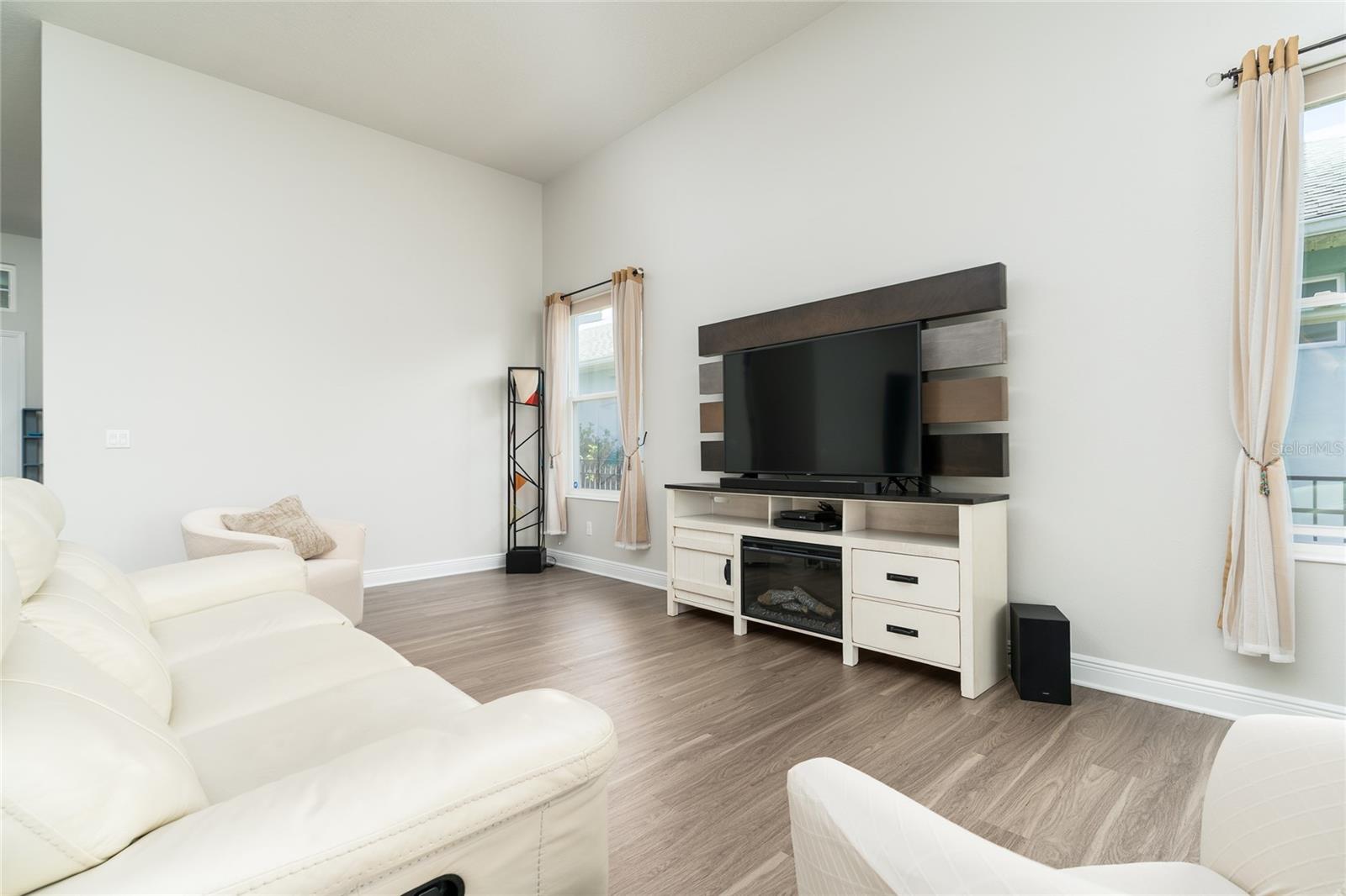 Image 21 of 66 For 3020 King Palm Drive