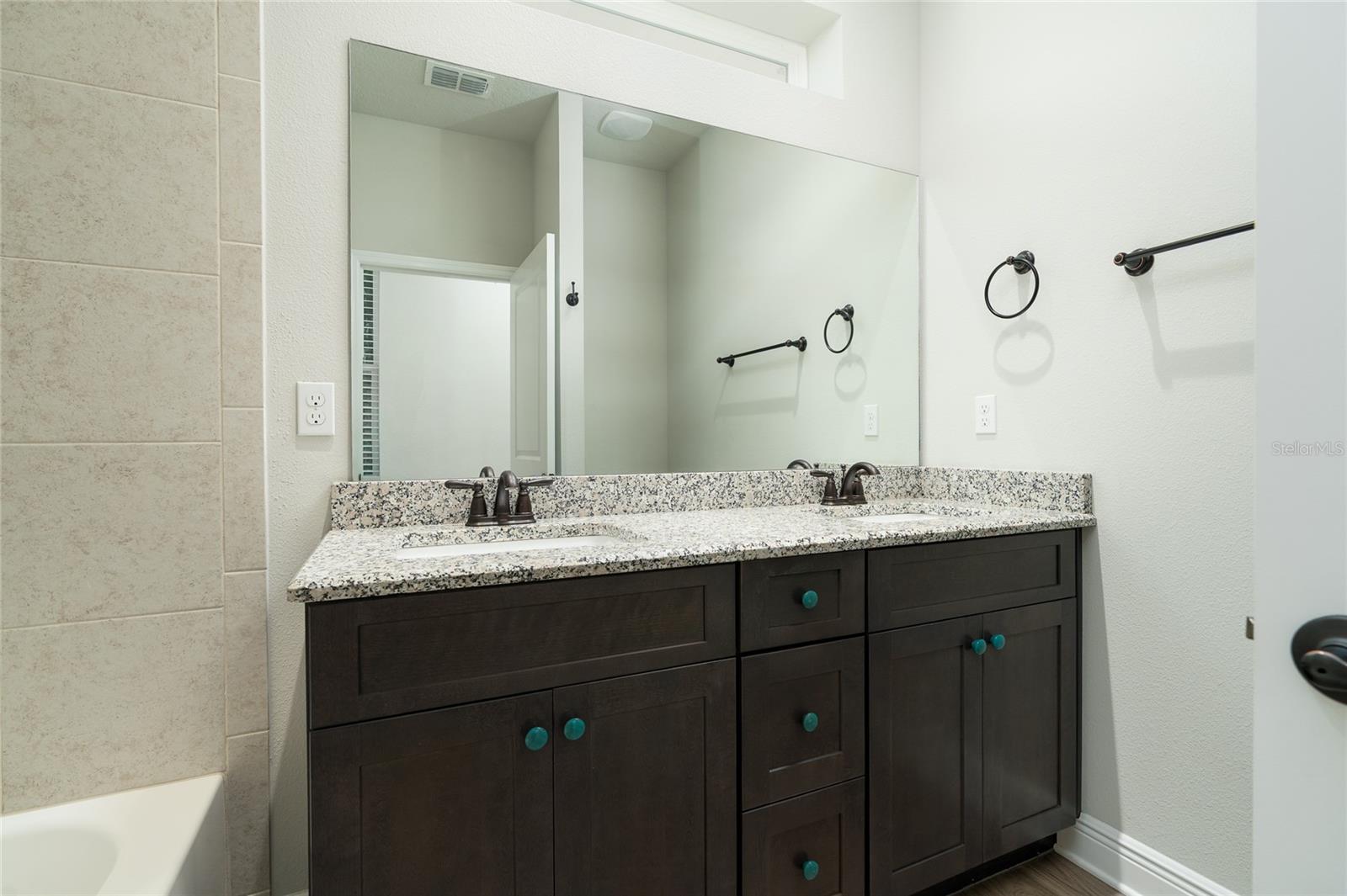 Image 30 of 66 For 3020 King Palm Drive