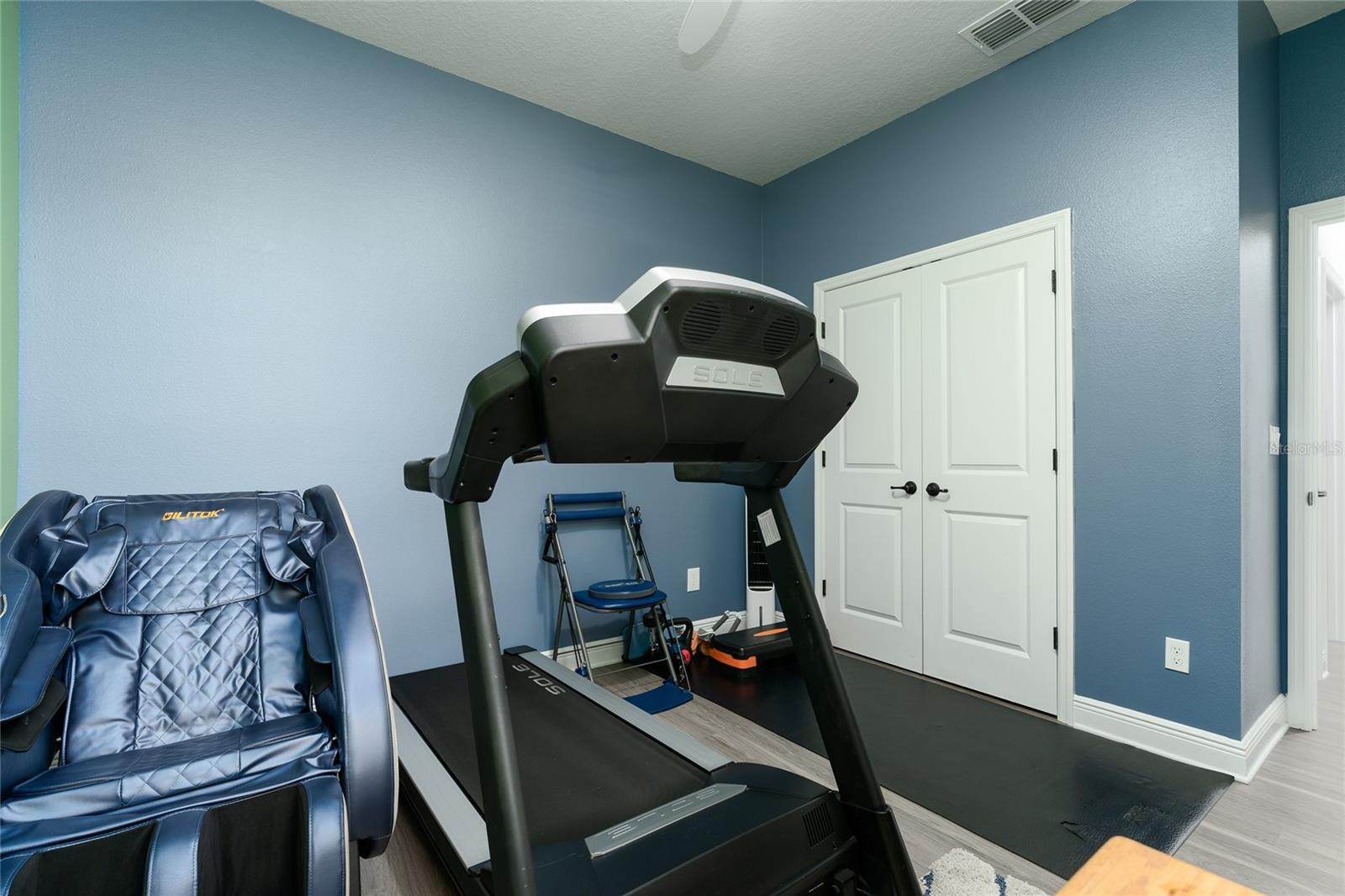 Image 33 of 66 For 3020 King Palm Drive