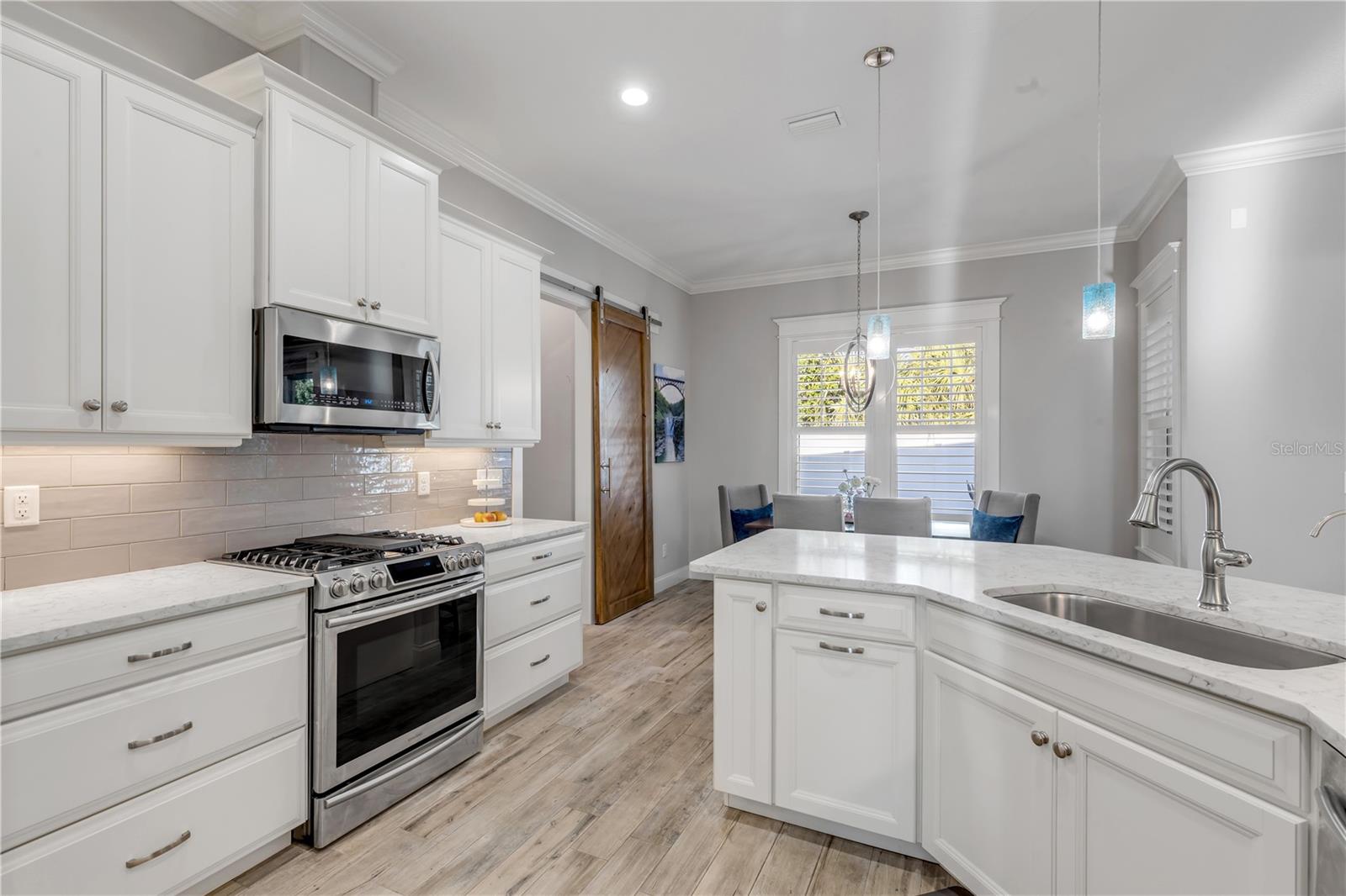 Image 33 of 83 For 4607 Atlantic Avenue