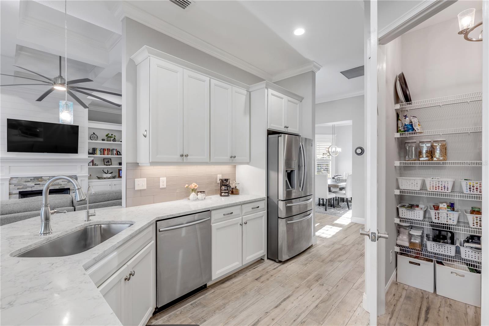 Image 36 of 83 For 4607 Atlantic Avenue