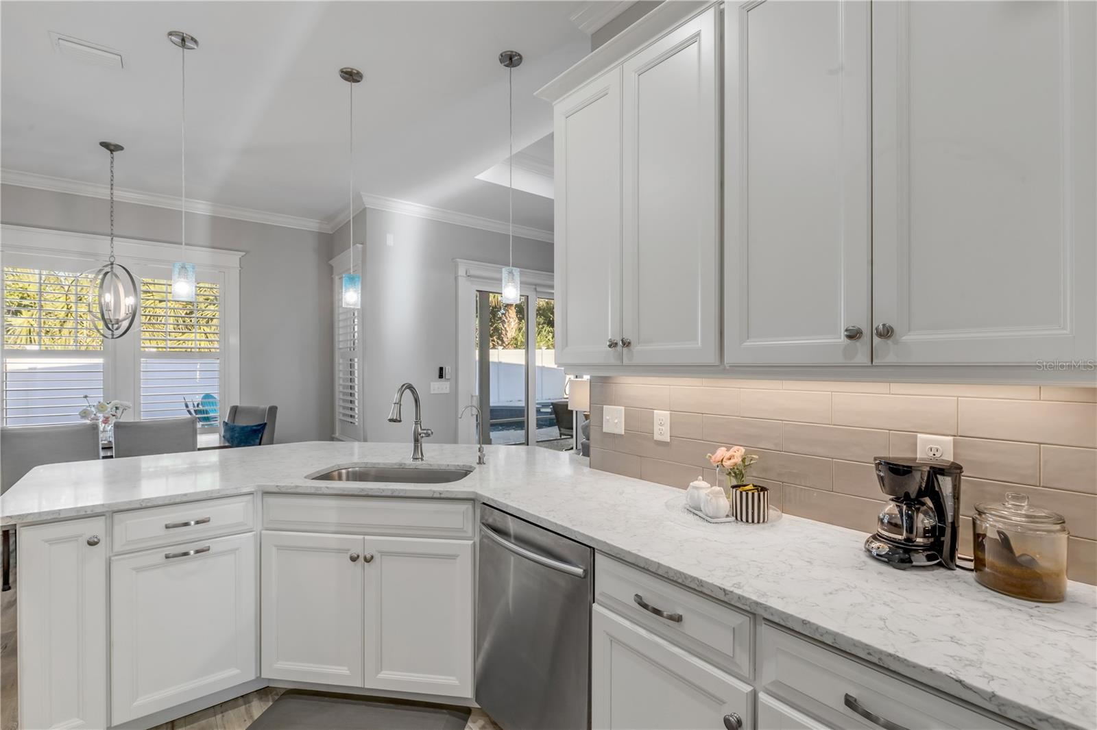 Image 37 of 83 For 4607 Atlantic Avenue