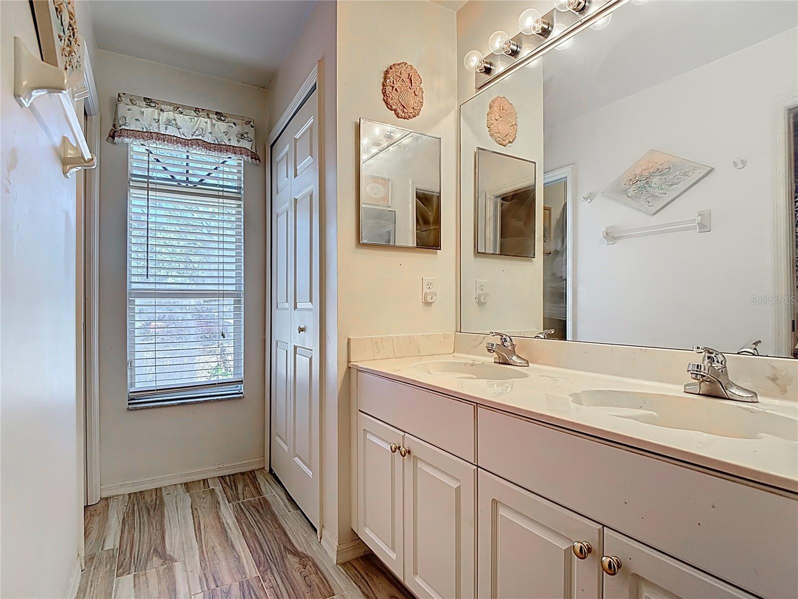 Image 18 of 31 For 260 14th Street Se