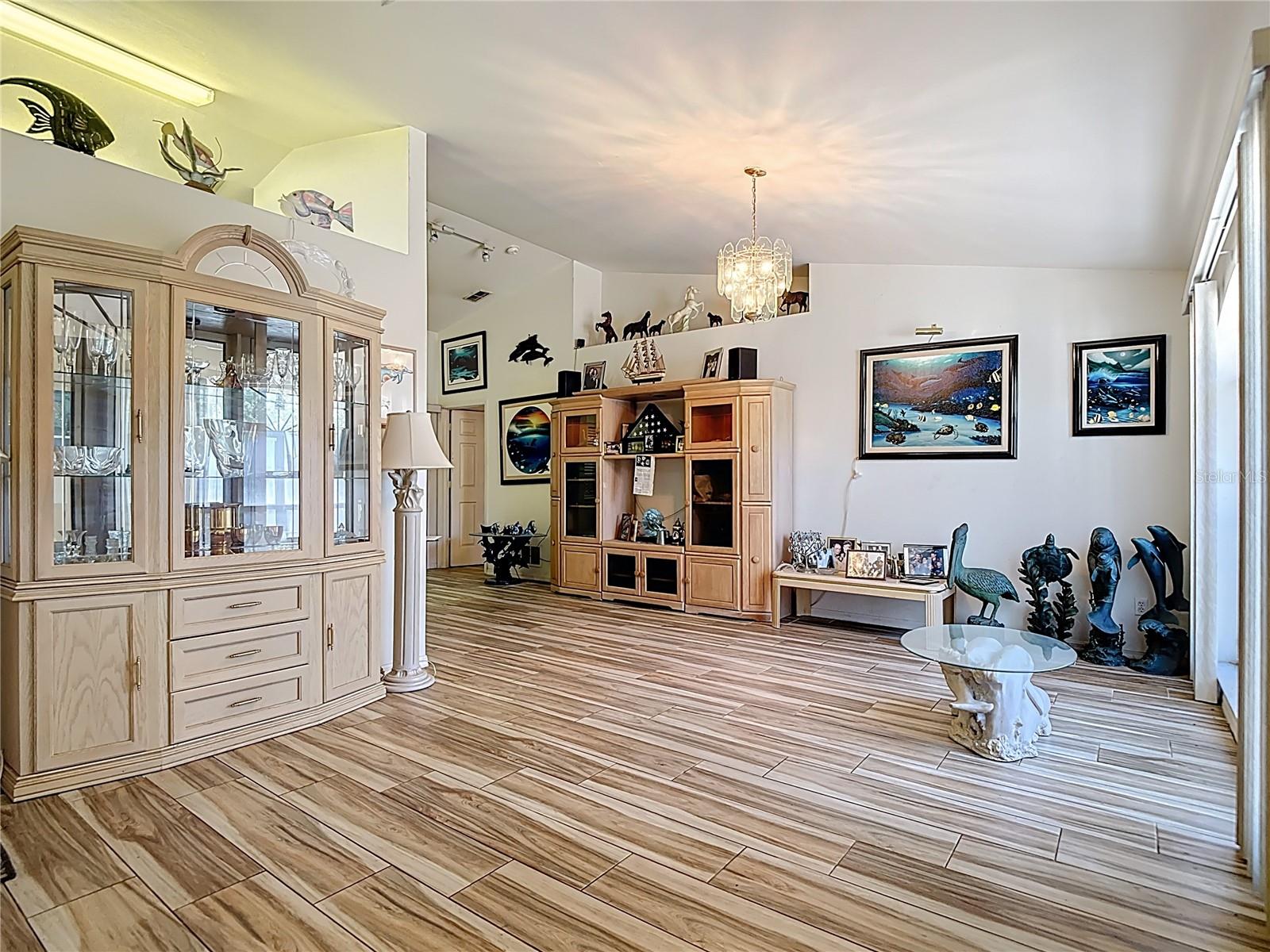 Image 3 of 31 For 260 14th Street Se