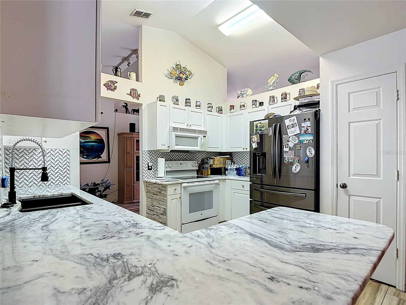 Image 8 of 31 For 260 14th Street Se