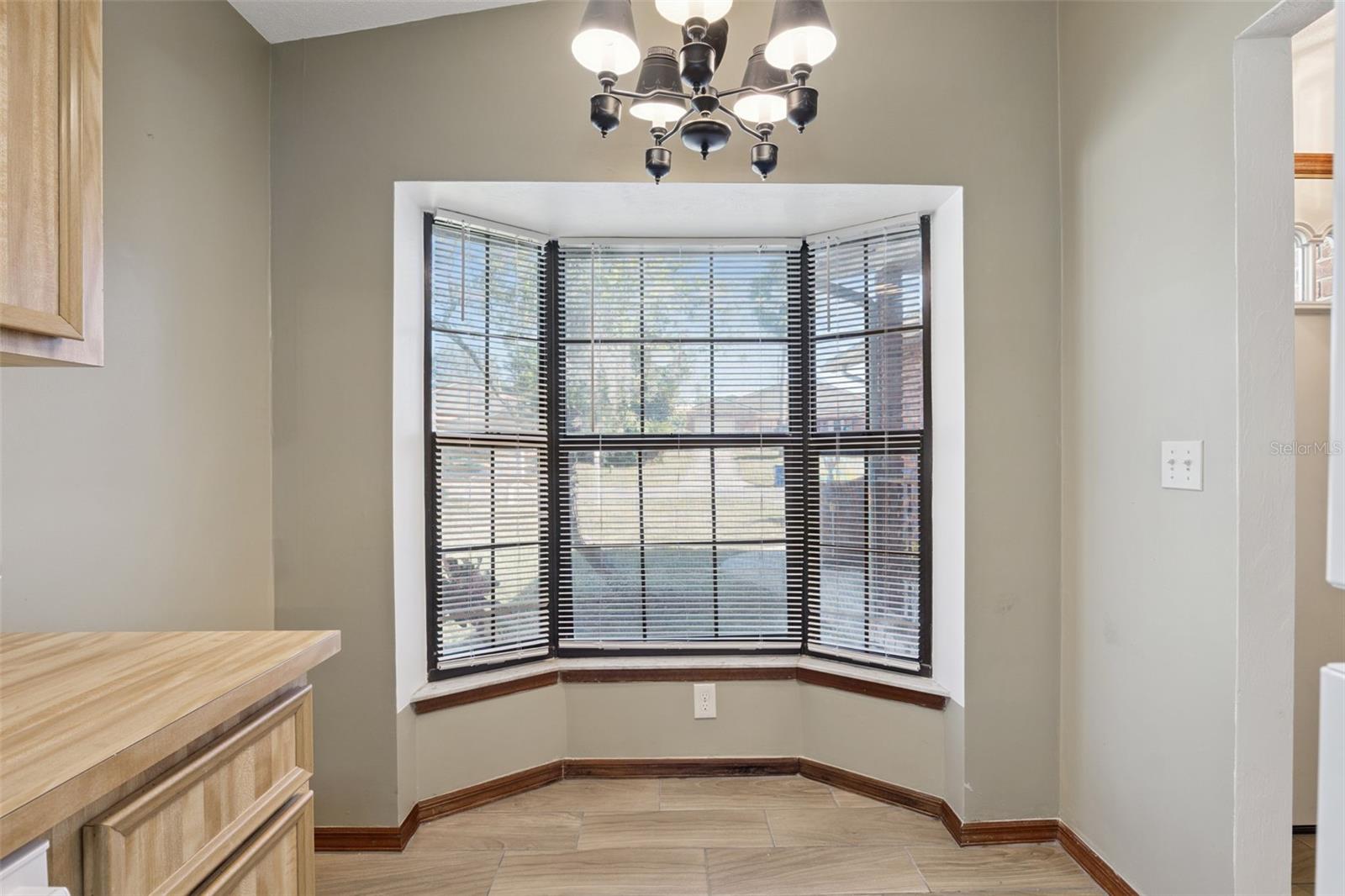 Image 10 of 42 For 222 Shangri La Circle