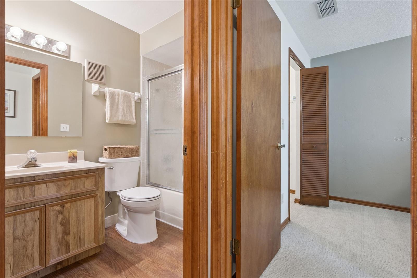 Image 19 of 42 For 222 Shangri La Circle