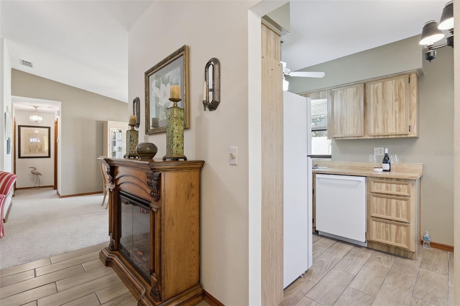 Image 24 of 42 For 222 Shangri La Circle