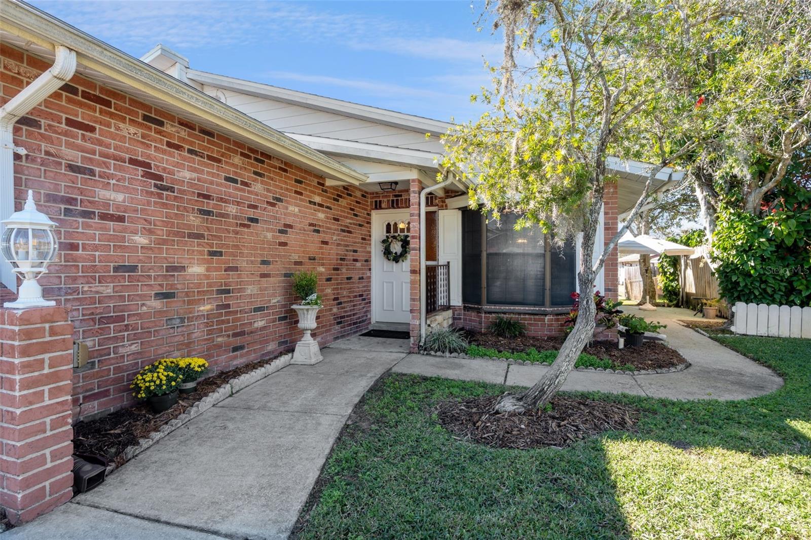 Image 36 of 42 For 222 Shangri La Circle