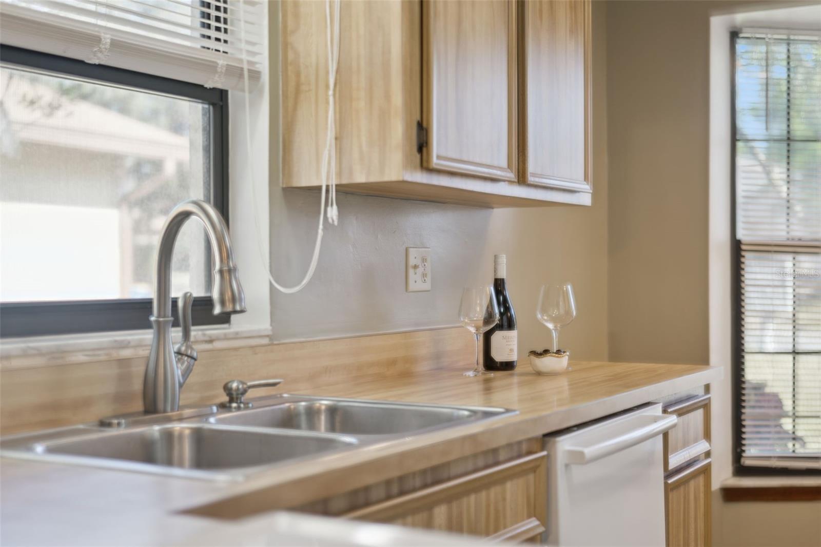 Image 9 of 42 For 222 Shangri La Circle