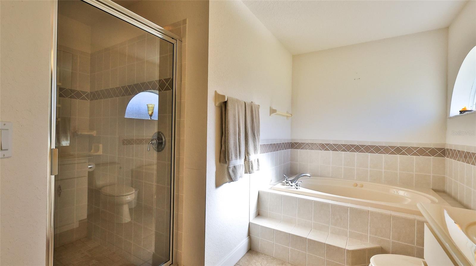 Image 24 of 51 For 552 Caro Court