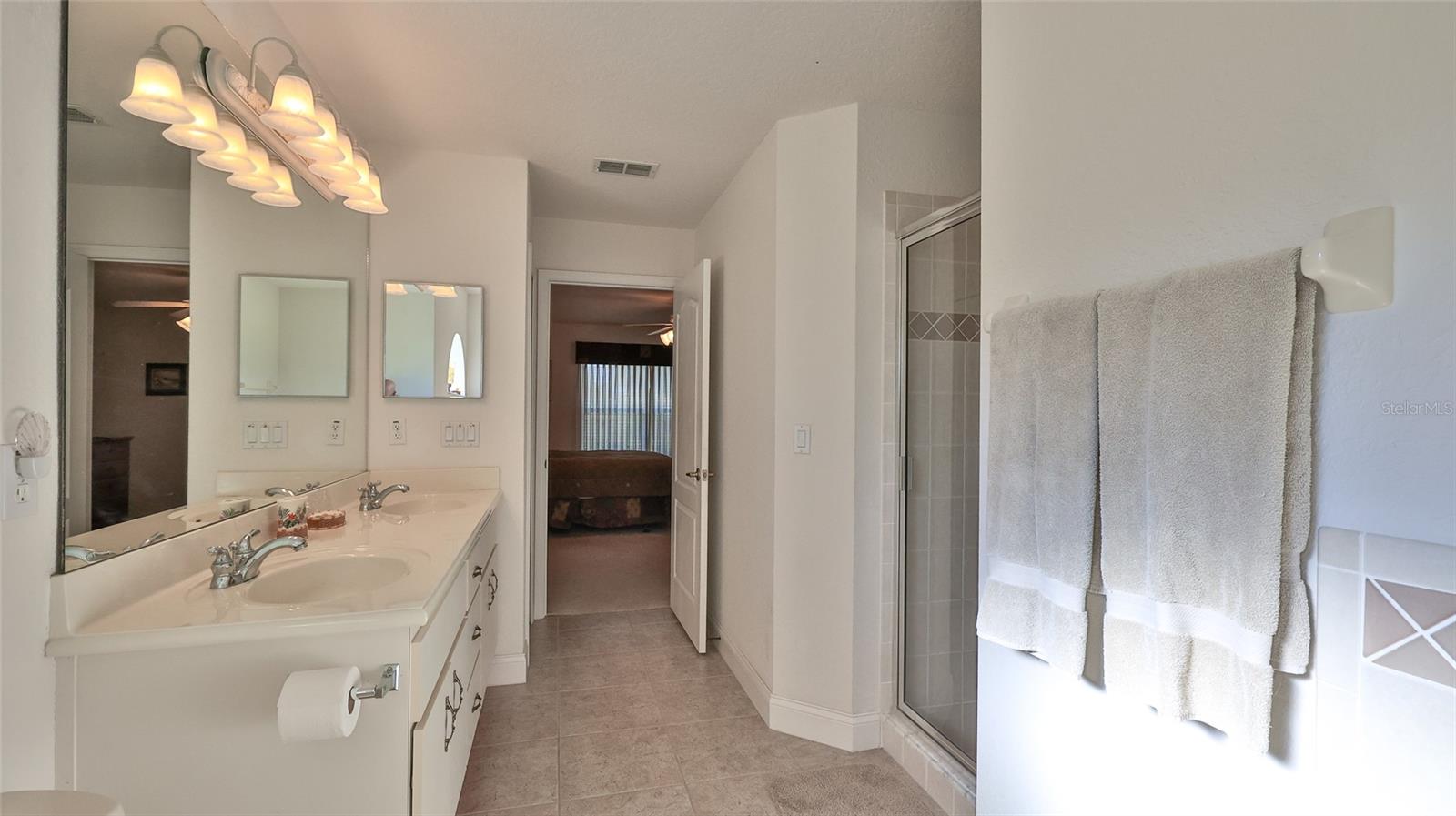 Image 25 of 51 For 552 Caro Court