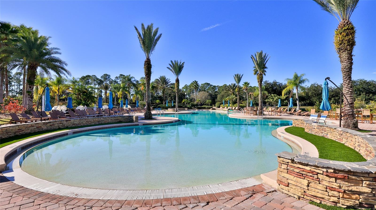 Image 39 of 51 For 552 Caro Court