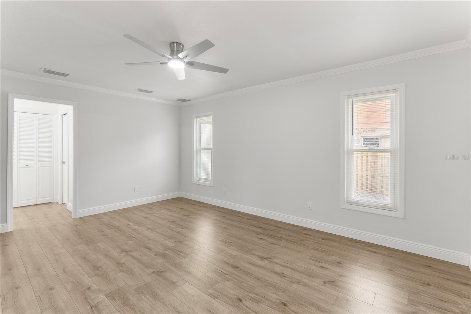 Image 25 of 41 For 3917 Lake Mira Drive