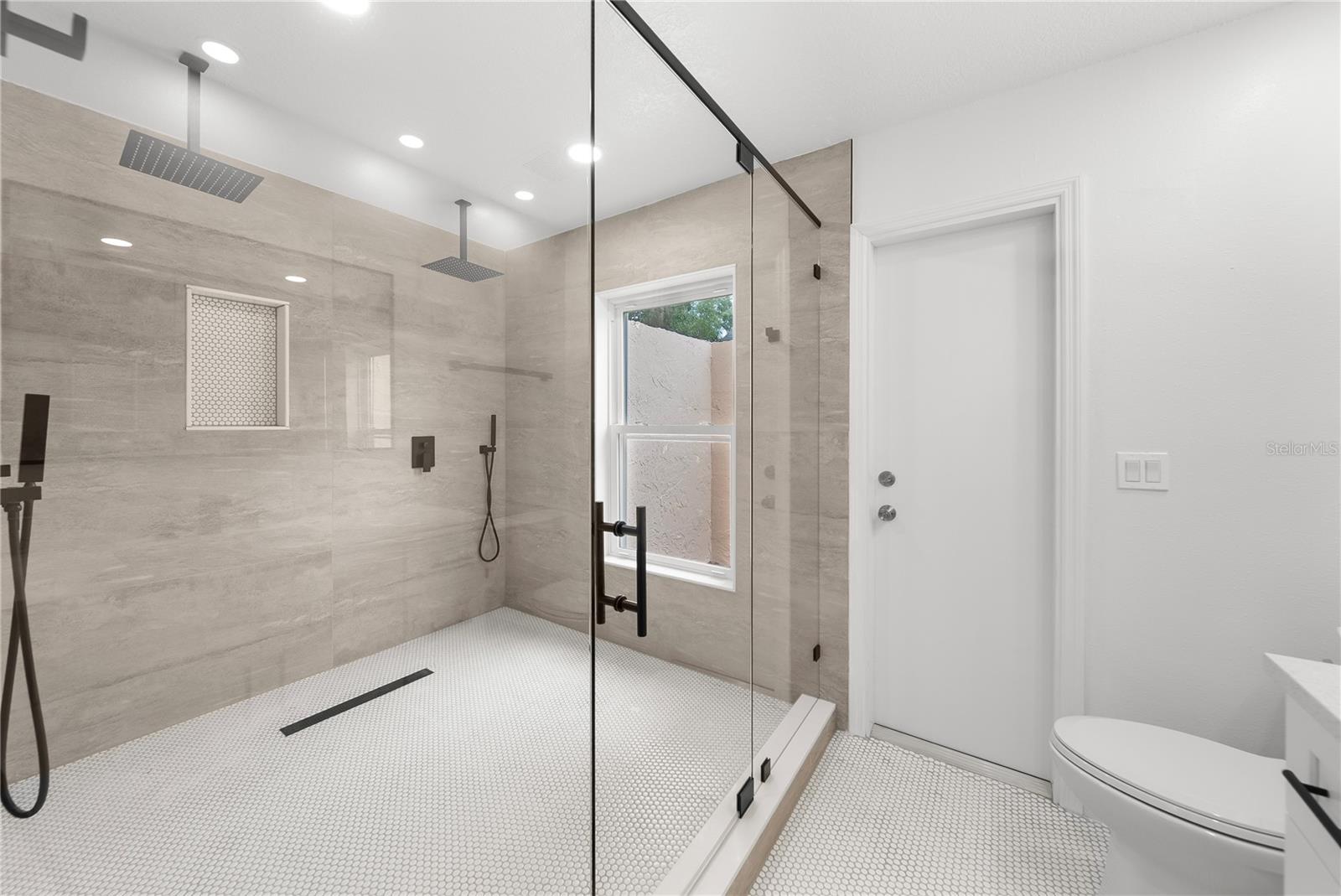 Image 27 of 41 For 3917 Lake Mira Drive